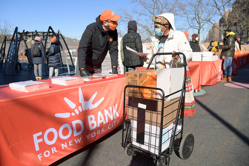 volunteer assisting client